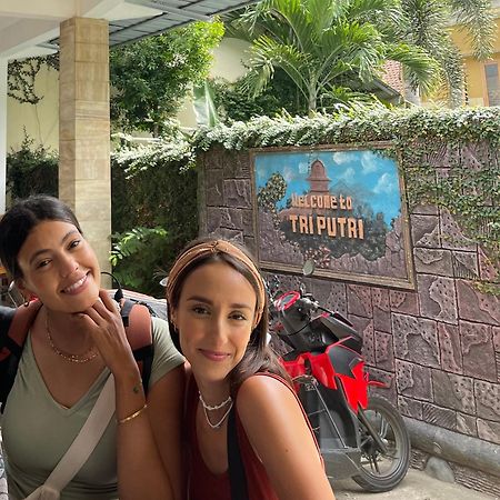 Tri Putri Homestay Kuta  Esterno foto
