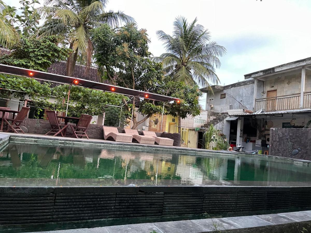 Tri Putri Homestay Kuta  Esterno foto
