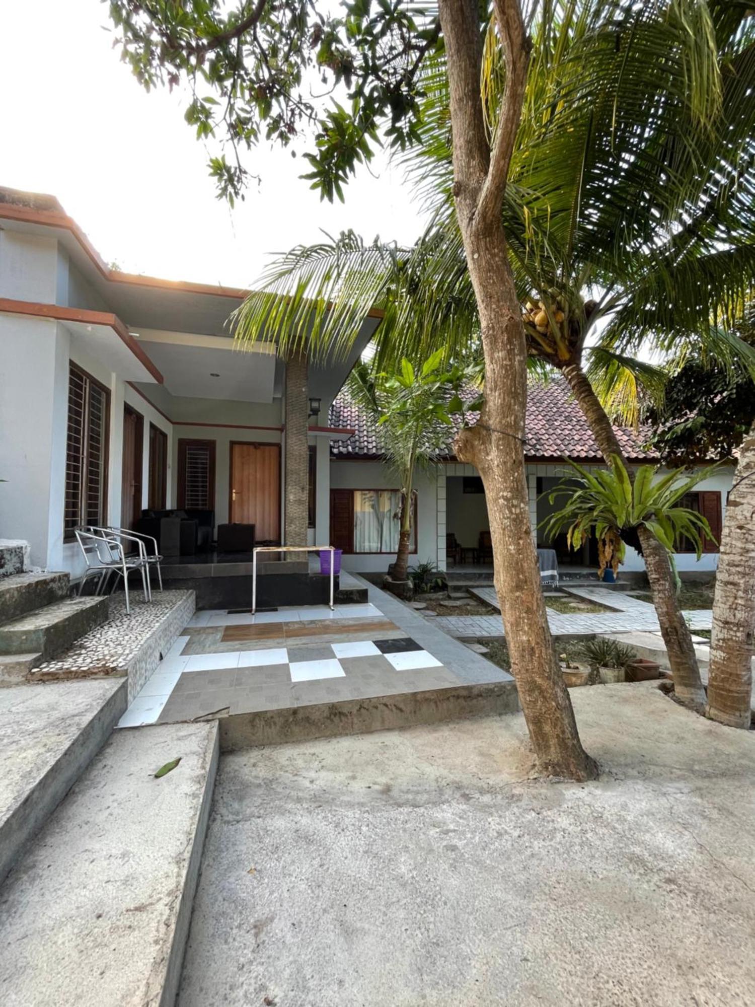 Tri Putri Homestay Kuta  Esterno foto