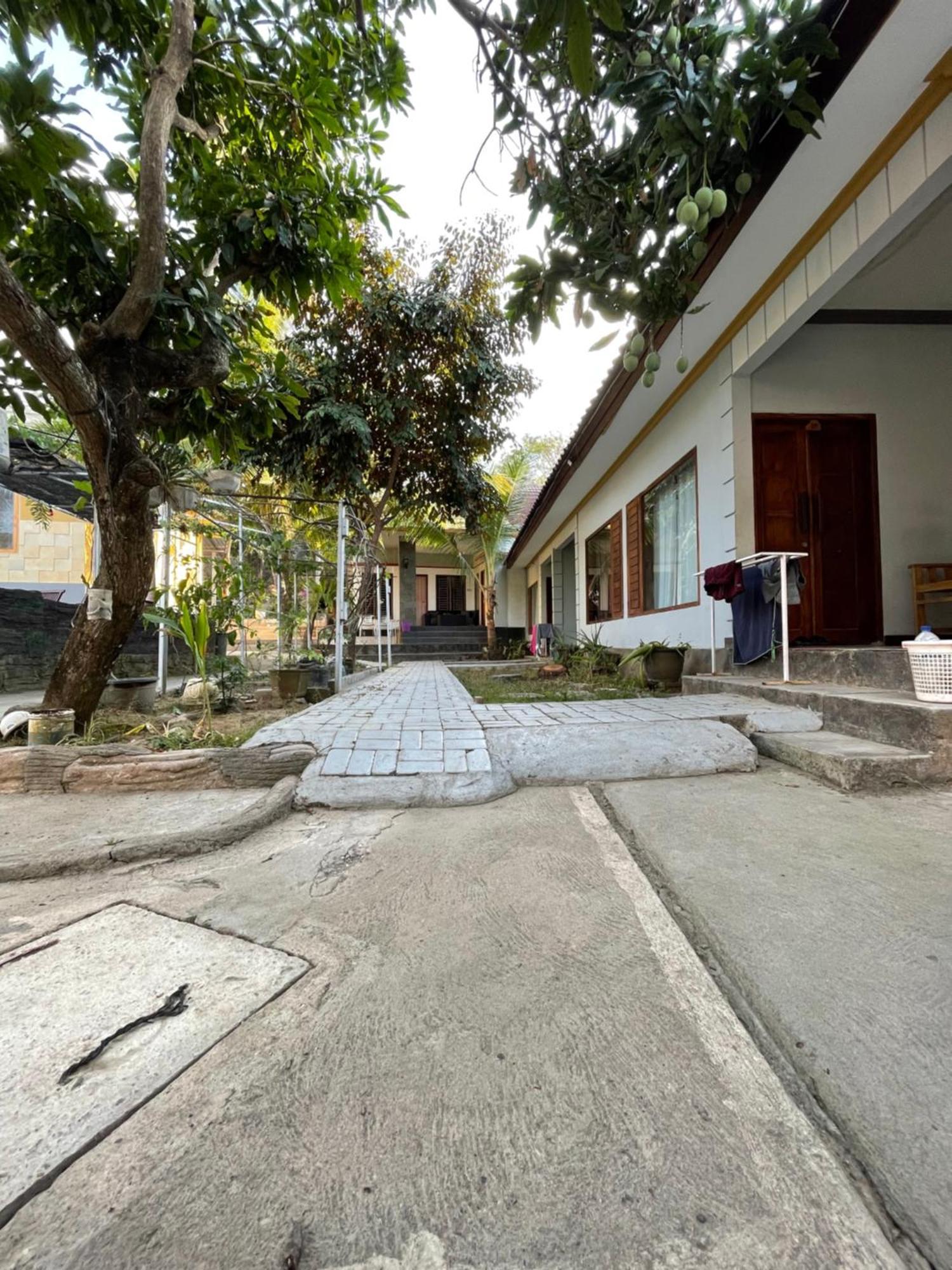Tri Putri Homestay Kuta  Esterno foto