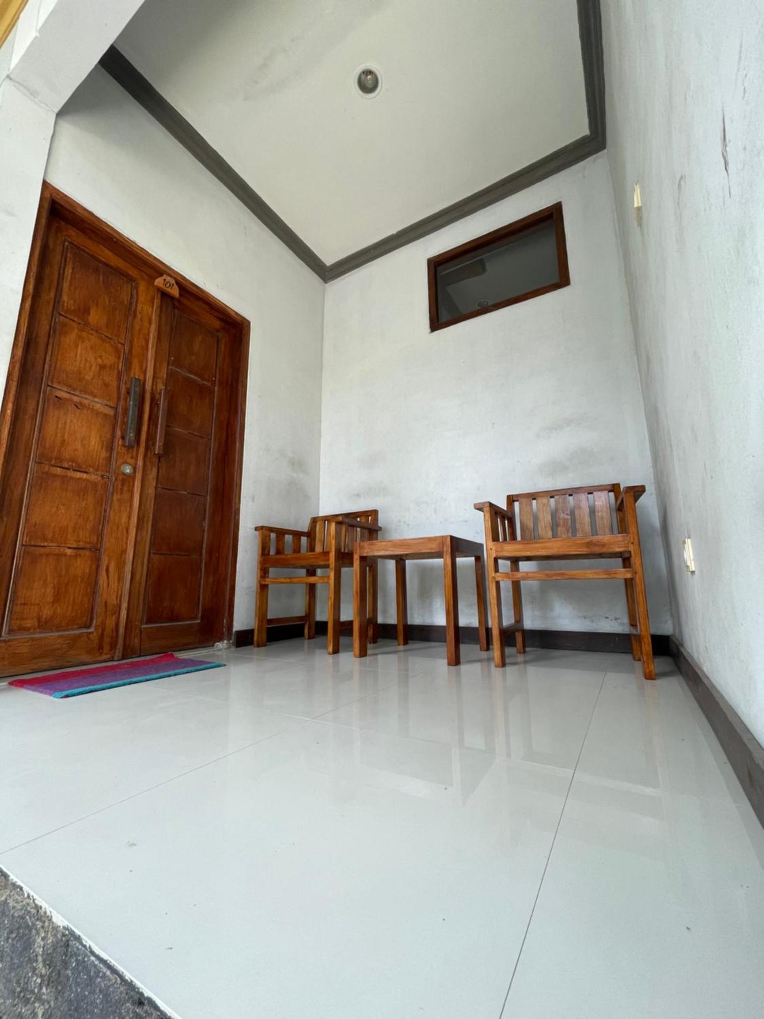 Tri Putri Homestay Kuta  Esterno foto