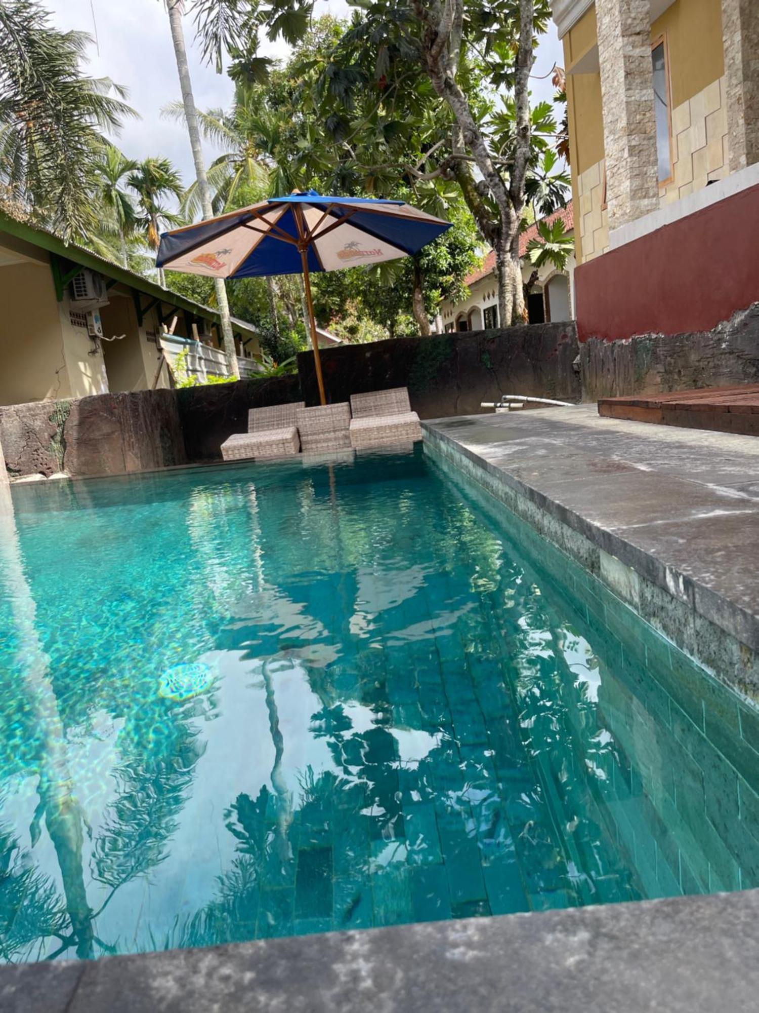 Tri Putri Homestay Kuta  Esterno foto