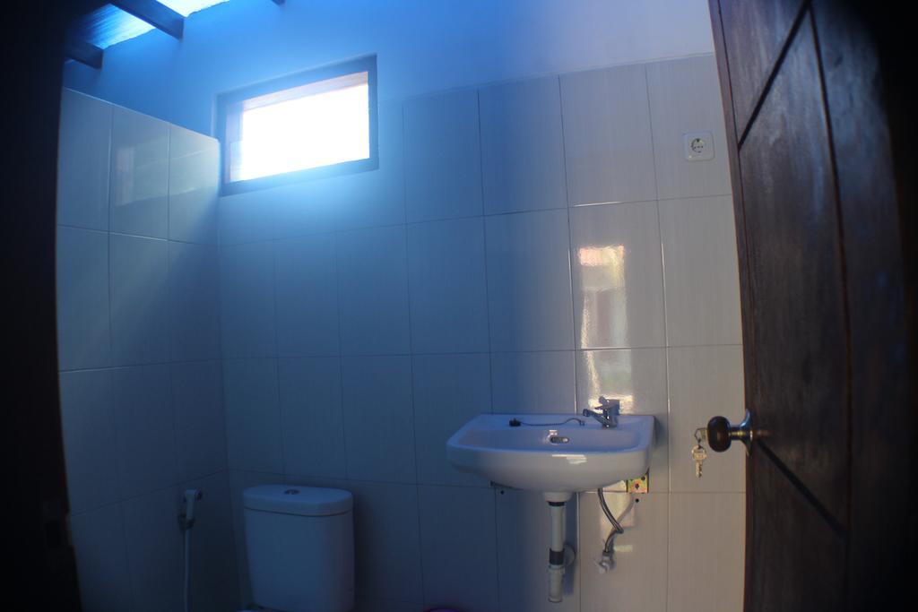 Tri Putri Homestay Kuta  Esterno foto