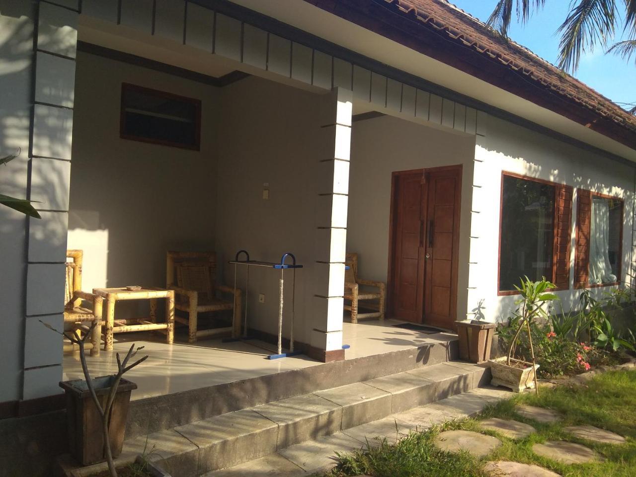 Tri Putri Homestay Kuta  Esterno foto