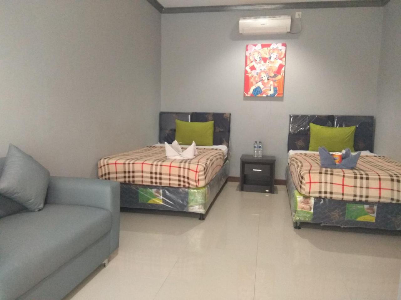 Tri Putri Homestay Kuta  Esterno foto