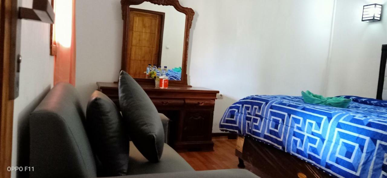 Tri Putri Homestay Kuta  Esterno foto