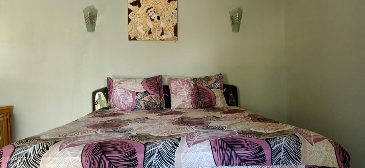 Tri Putri Homestay Kuta  Esterno foto