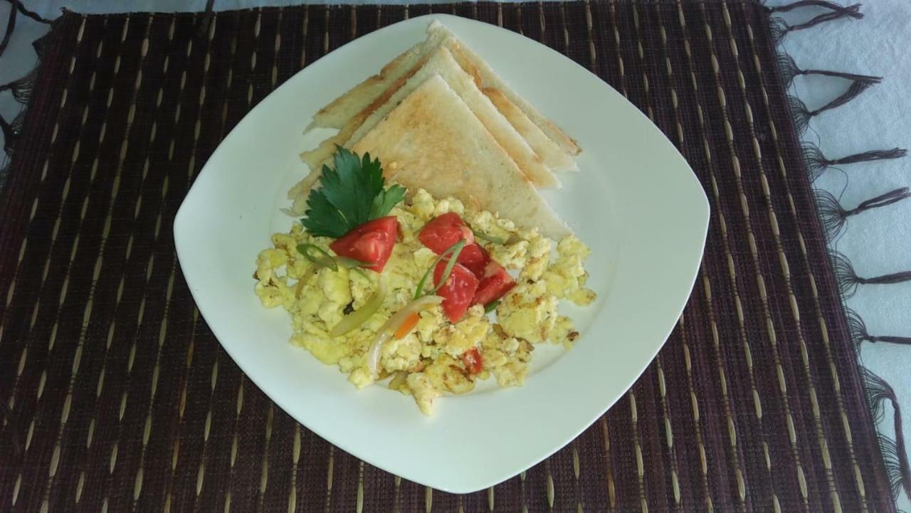 Tri Putri Homestay Kuta  Esterno foto